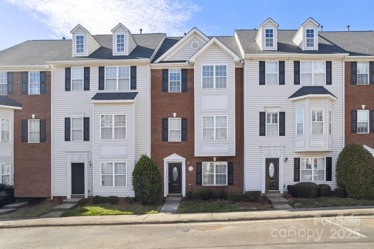 10032 Treeside Lane, Matthews, NC. property listing photo