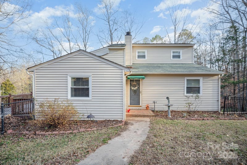 32 Heritage, Shelby, NC - 4 beds, 4 baths, 2,633 sqft - $400,000