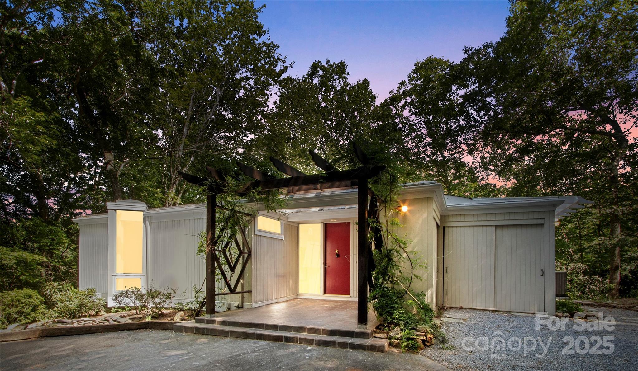 141 Wildflower Road, Spruce Pine, NC. property listing photo