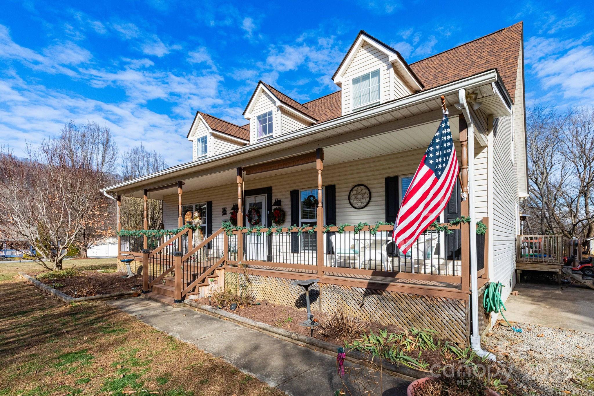 22 Ivy Garden Drive, Candler, NC. property listing photo