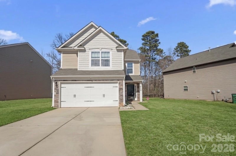 3735 Ernie Drive, Charlotte, NC - 3 beds, 2.5 baths, 1,691 sqft - $345,000