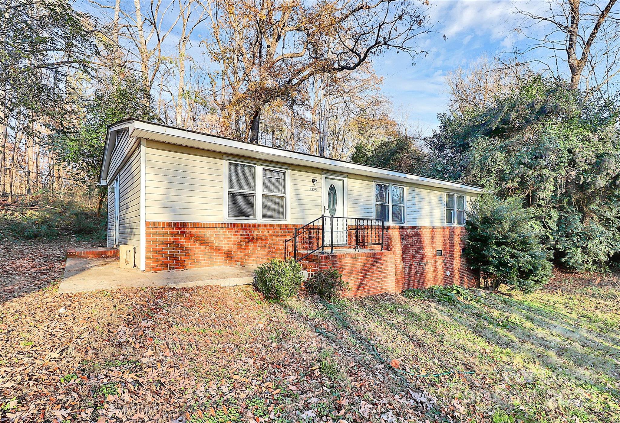 5325 Cold Harbor Drive, Charlotte, NC. property listing photo