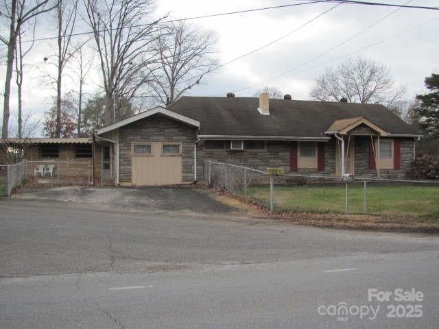 1103 E Main Street E, Dallas, NC -  - $240,000