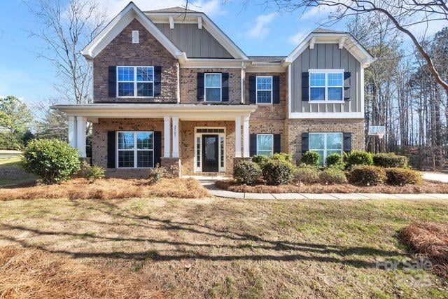 2507 Hamlet, Matthews, NC - 5 beds, 5 baths, 3,672 sqft - $865,000