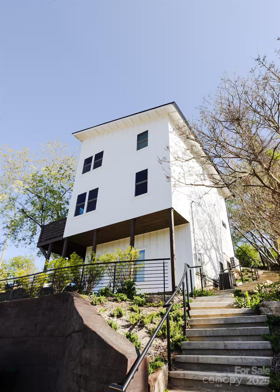 1057 Riverside Drive, Asheville, NC. property listing photo