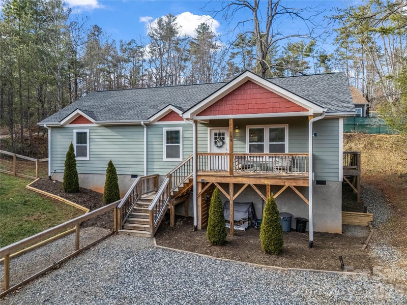 109 Elf Haven Lane, Weaverville, NC - 3 beds, 2.5 baths, 1,513 sqft - $429,900
