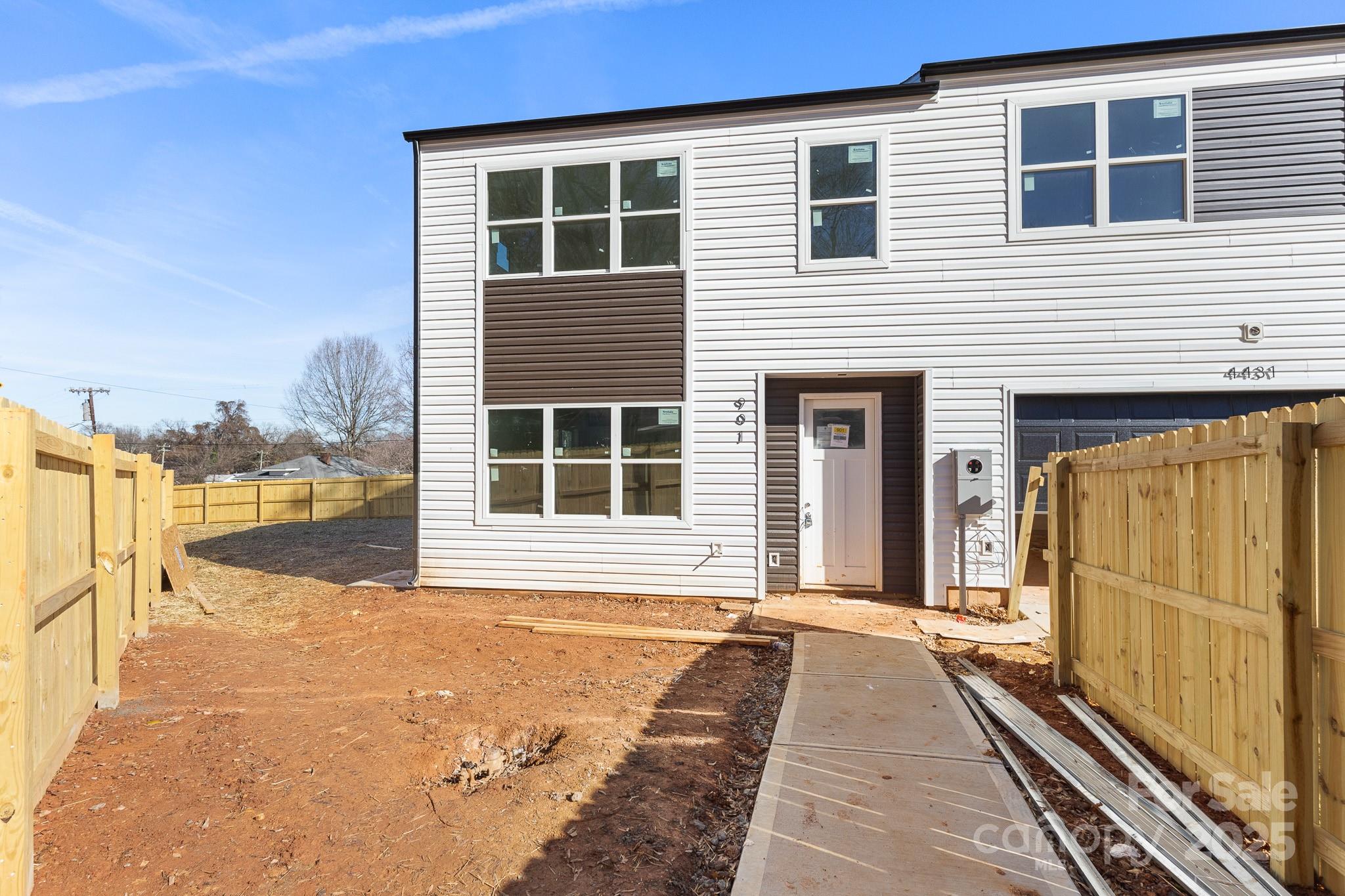 901 S Hoskins Road, Charlotte, NC. property listing photo