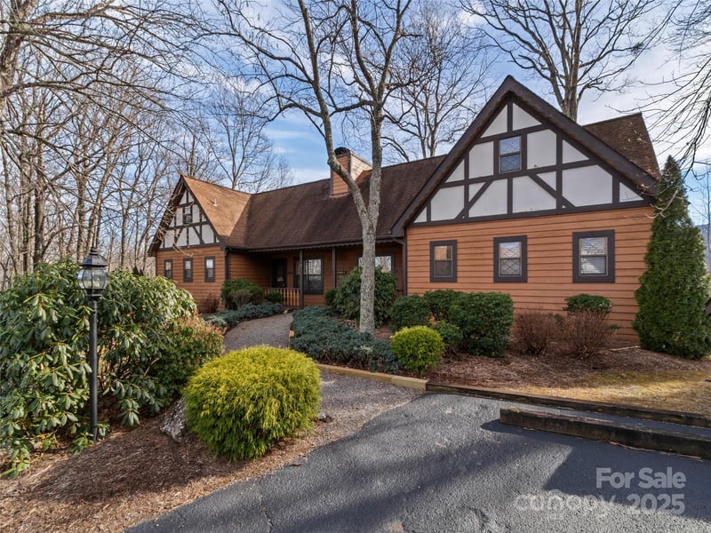 383 Overlook Drive Alpine 2, Burnsville, NC - 2 beds, 2 baths, 1,163 sqft - $299,000