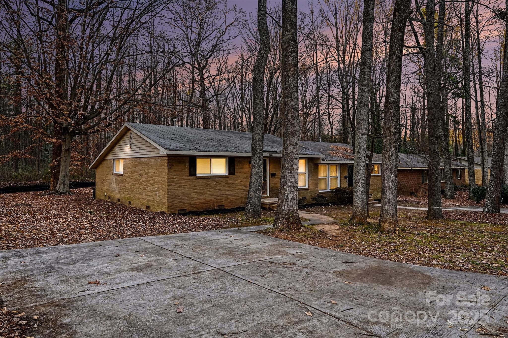 5001 Lakecrest, Charlotte, NC. property listing photo