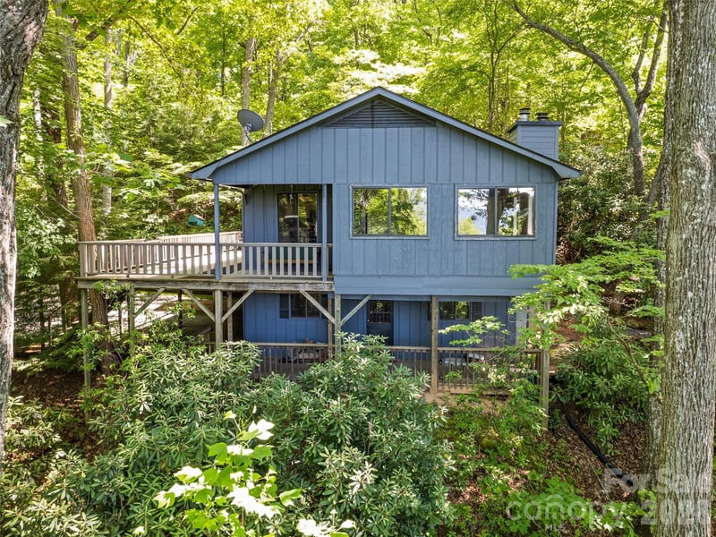 1392 Mount Chalet Road, Canton, NC - 2 beds, 3 baths, 1,729 sqft - $398,000