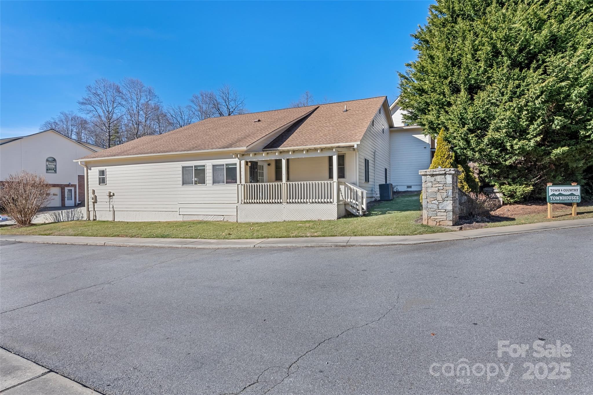 31 Bage Street, Waynesville, NC. property listing photo