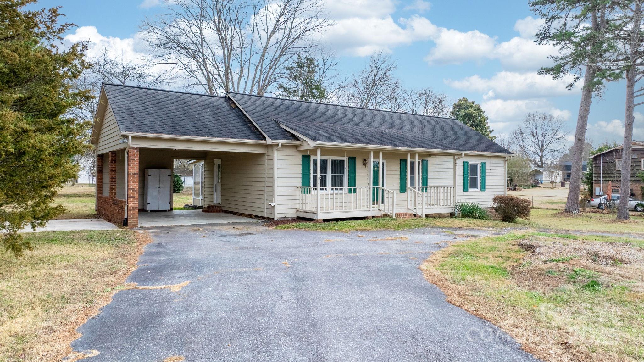 4012 24th Street Place NE, Hickory, NC. property listing photo
