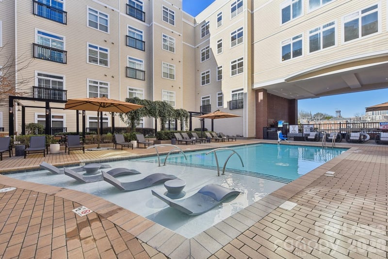 905 Kenilworth Avenue A4A, Charlotte, NC - 1 bed, 1 bath, 725 sqft - $1,549
