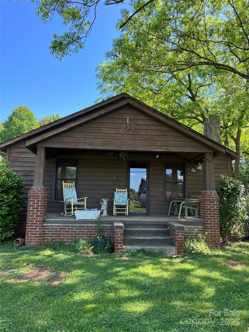 870 E NC 152 Highway, China Grove, NC - 2 beds, 1 bath, 1,350 sqft - $235,000