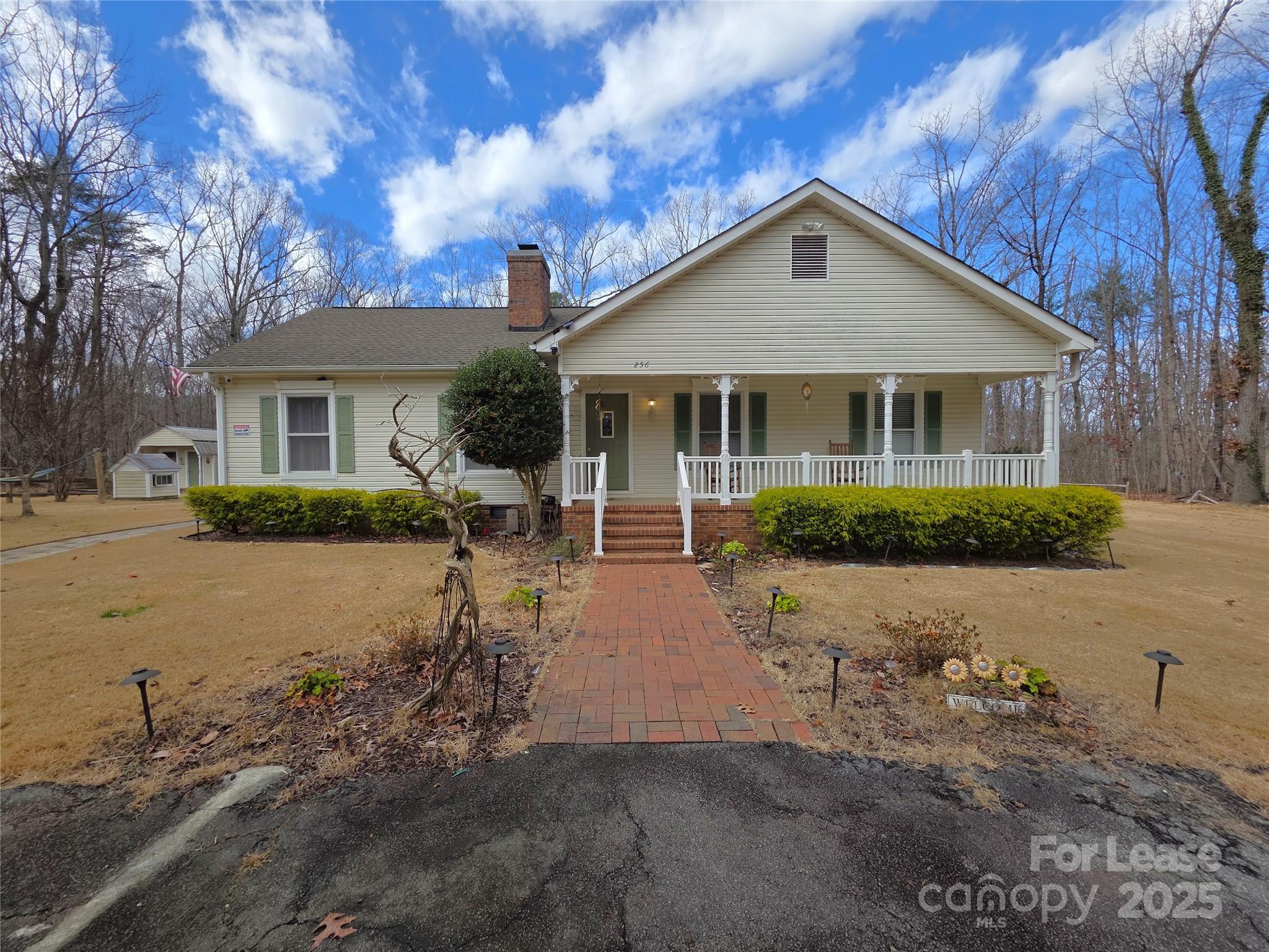 256 Georgewoods Drive, Dallas, NC. property listing photo