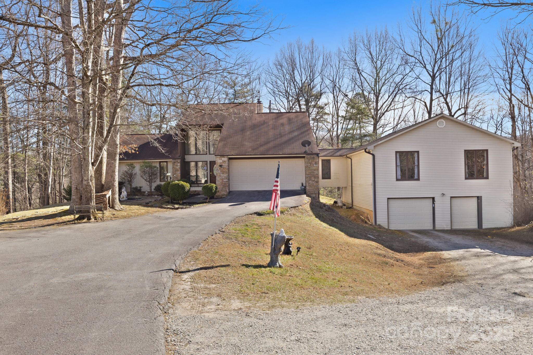 40 Country Bear Lane, Flat Rock, NC. property listing photo