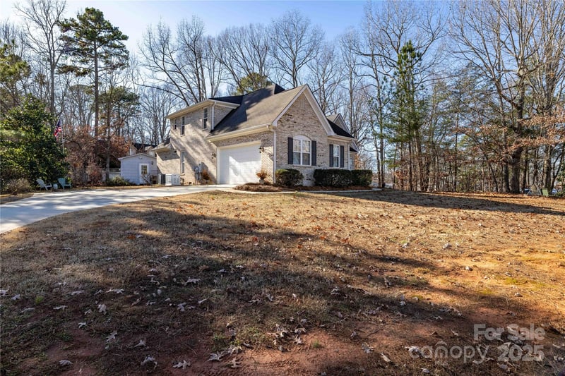 10806 Willow Oak, Norwood, NC - 3 beds, 3 baths, 2,247 sqft - $509,000