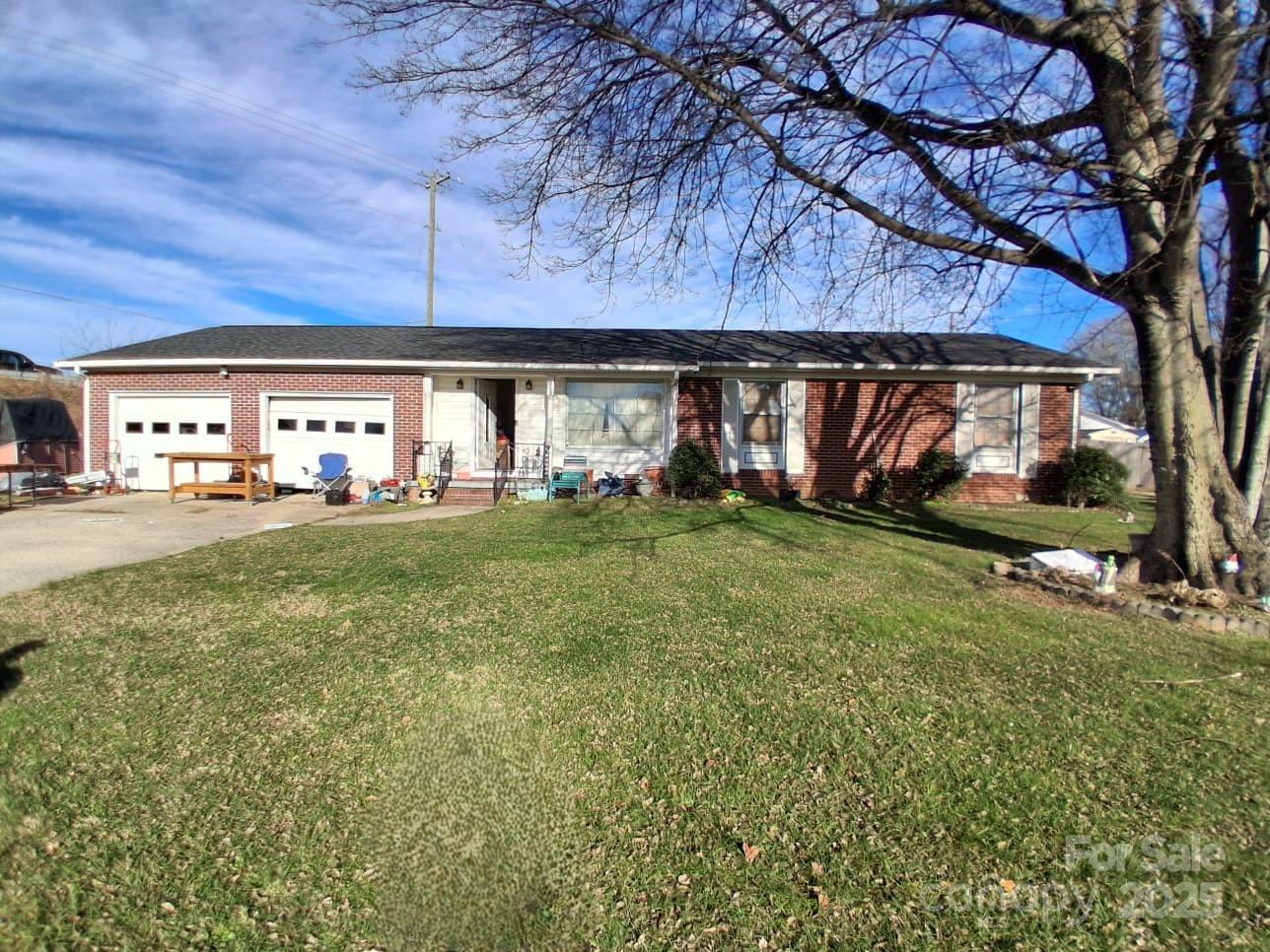 208 Panaview, Gaffney, SC. property listing photo