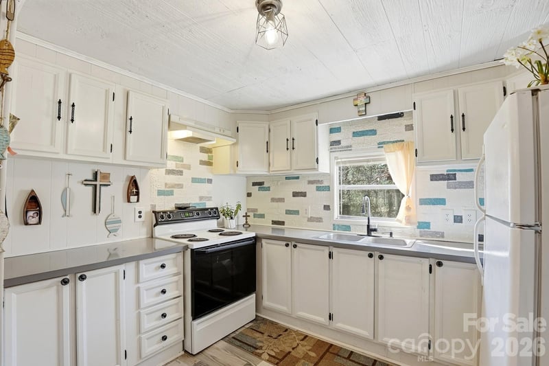 343 Carr Road, Dallas, NC - 3 beds, 2 baths, 1,440 sqft - $175,000