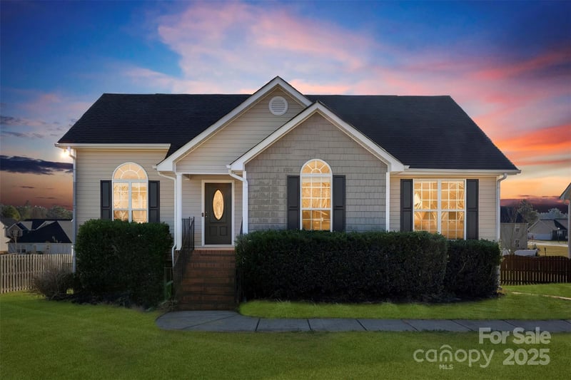 417 Oakleigh, Oakboro, NC - 4 beds, 3 baths, 1,814 sqft - $329,999