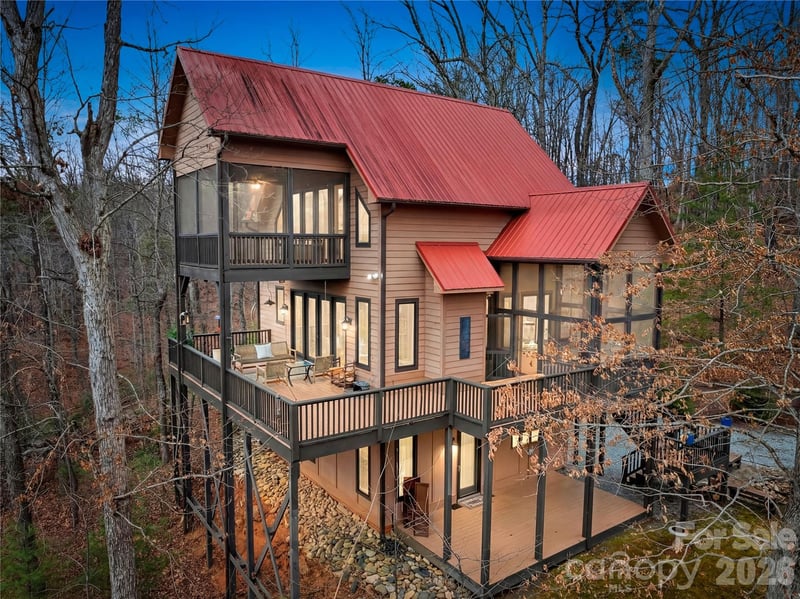 184 Deep Woods Lane, Saluda, NC - 2 beds, 2.5 baths, 1,690 sqft - $588,000