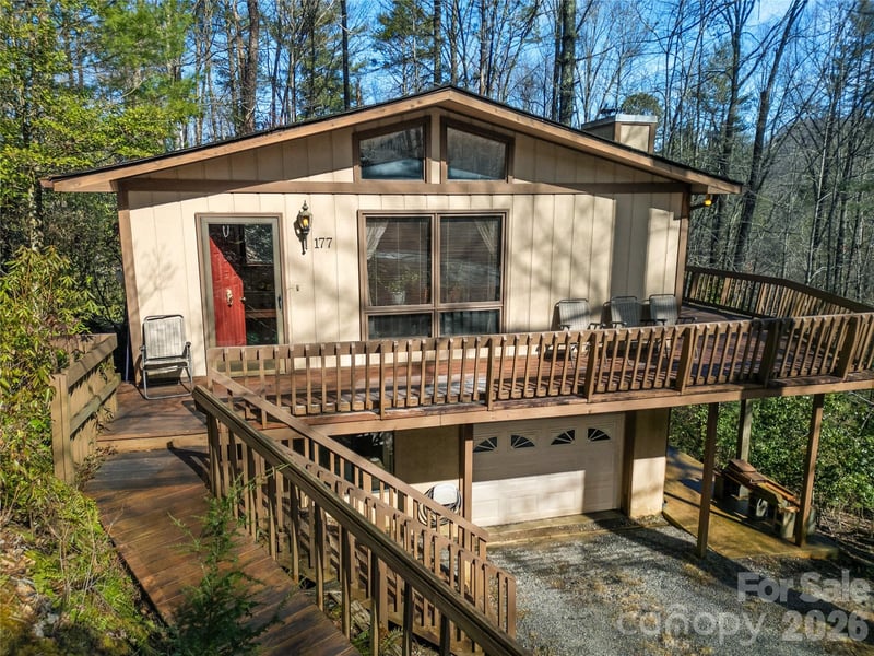 177 Walelu Court, Brevard, NC - 2 beds, 3 baths, 1,880 sqft - $399,000