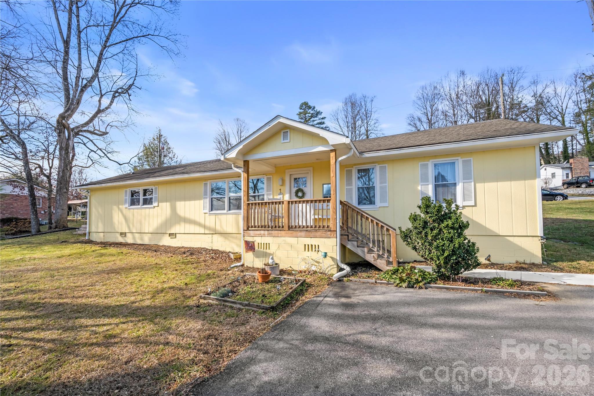 1501 Hebron Road, Hendersonville, NC. property listing photo