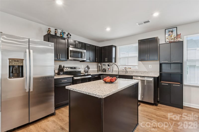 4113 Prusik Lane, Charlotte, NC - 3 beds, 2.5 baths, 1,560 sqft - $290,000