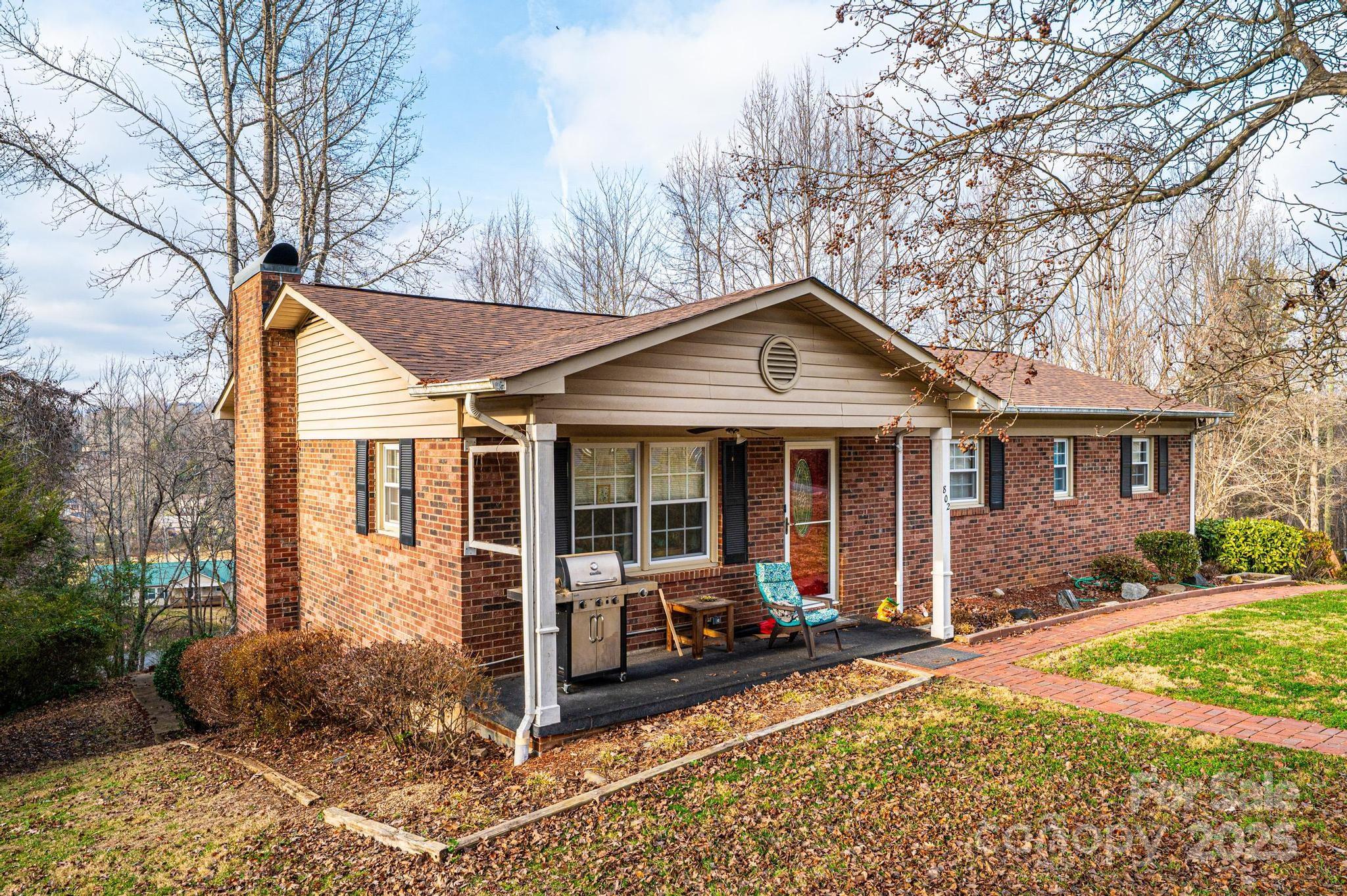 802 Woodbine, Lenoir, NC. property listing photo