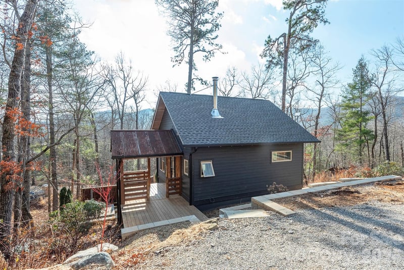 115 Bartram Way, Black Mountain, NC - 2 beds, 2 baths, 1,412 sqft - $485,000