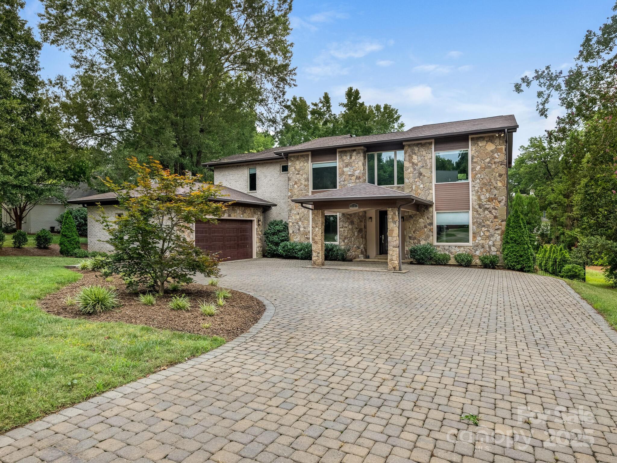 2011 Sharon, Charlotte, NC. property listing photo