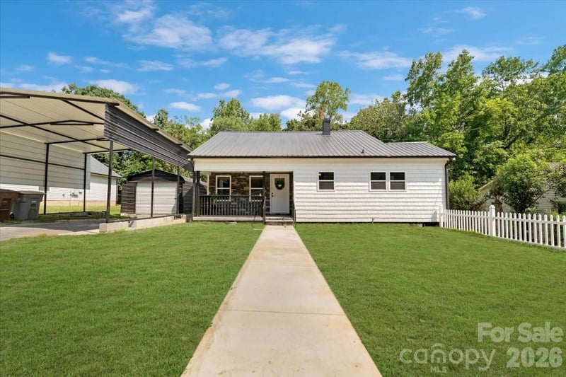 2105 Woodlawn Street, Kannapolis, NC - 2 beds, 1 bath, 1,014 sqft - $259,000