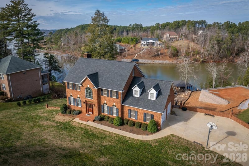 46 Mariners Point Lane, Hickory, NC - 4 beds, 3 baths, 4,188 sqft - $1,149,999