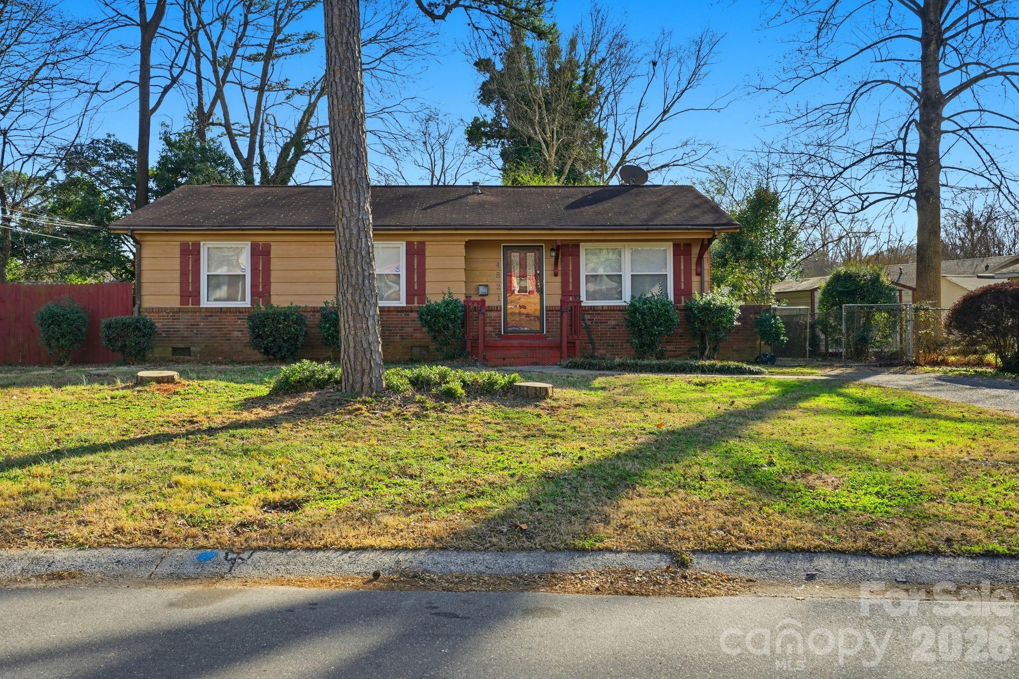 4821 Woodway Place, Charlotte, NC. property listing photo