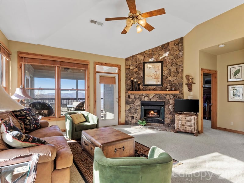 80 Stoney Falls Loop 3/201, Burnsville, NC - 2 beds, 2 baths, 1,201 sqft - $435,000
