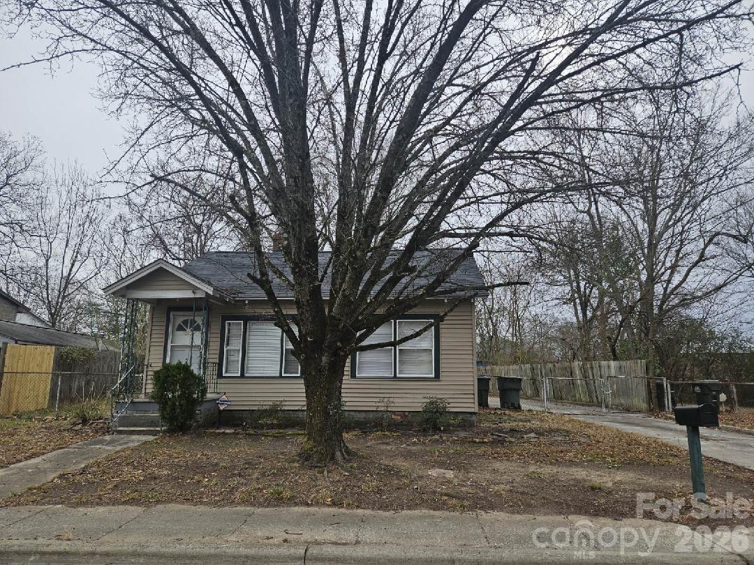 1025 Gaston Avenue, Gastonia, NC. property listing photo