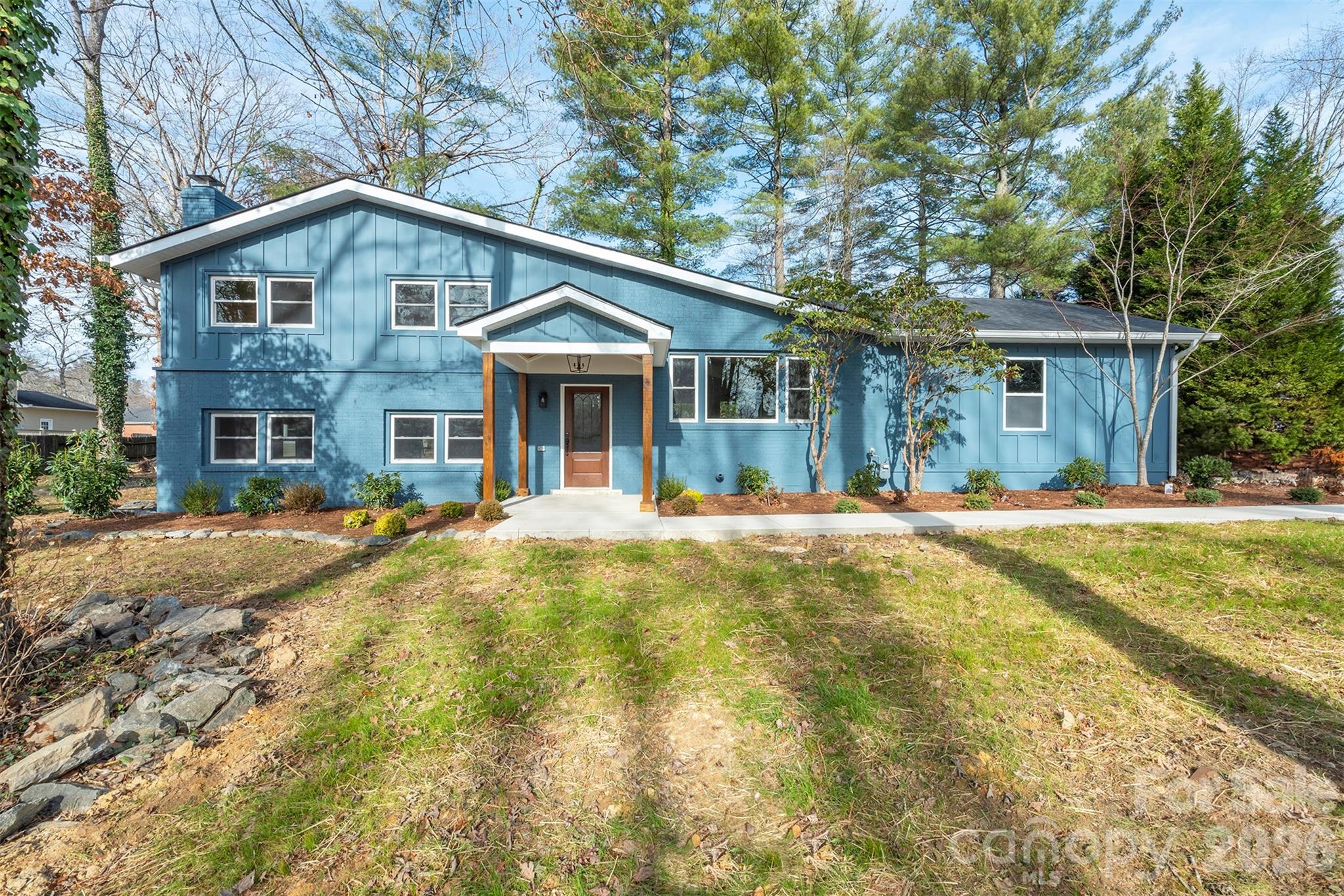 524 Pineland Road, Hendersonville, NC. property listing photo