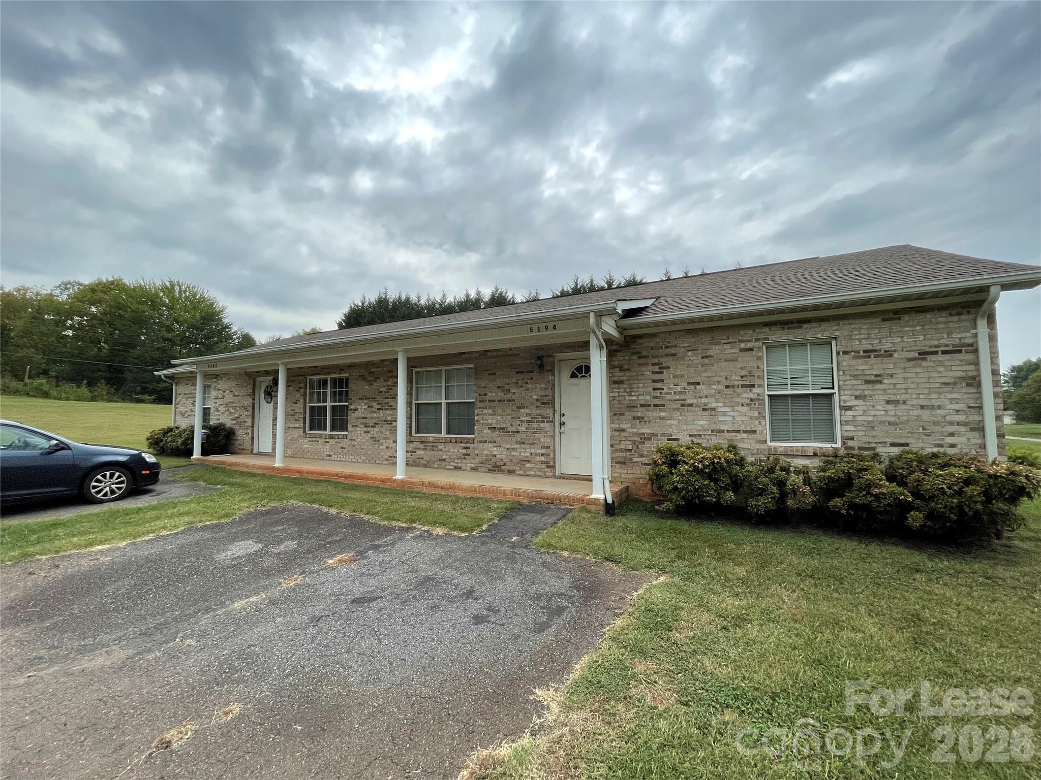 5194 Leigh Lane, Hickory, NC. property listing photo