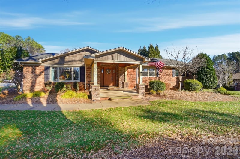 1150 Ratchford, Dallas, NC - 3 beds, 2 baths, 1,921 sqft - $525,000