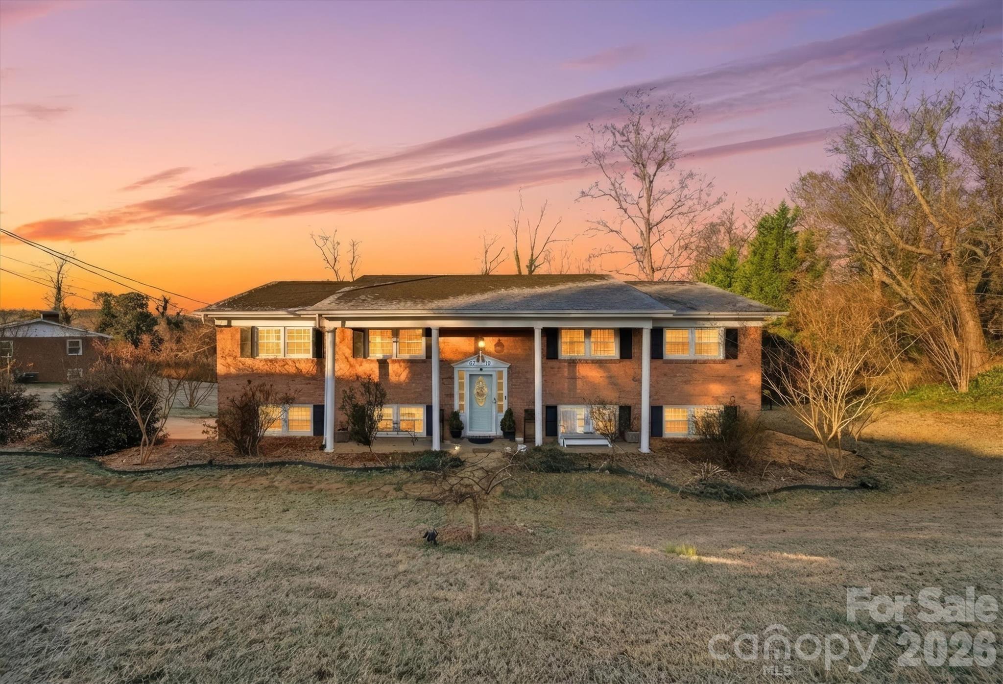 6719 Lakeview Terrace, Hickory, NC. property listing photo