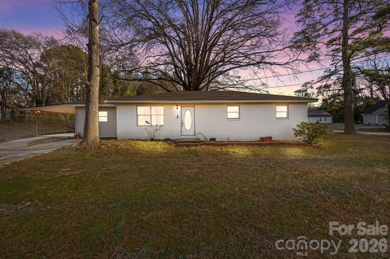 151 Central, Norwood, NC - 3 beds, 1 bath, 1,553 sqft - $205,000