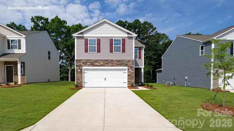 647 13th Avenue, Hickory, NC - 4 beds, 3 baths, 1,927 sqft - $310,000