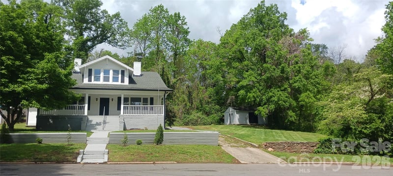 105 Inman, Bessemer City, NC - 5 beds, 3 baths, 2,796 sqft - $359,000