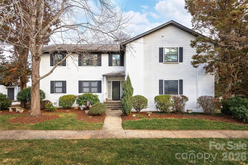 615 Biltmore Avenue G2, Asheville, NC - 2 beds, 2 baths, 913 sqft - $259,900