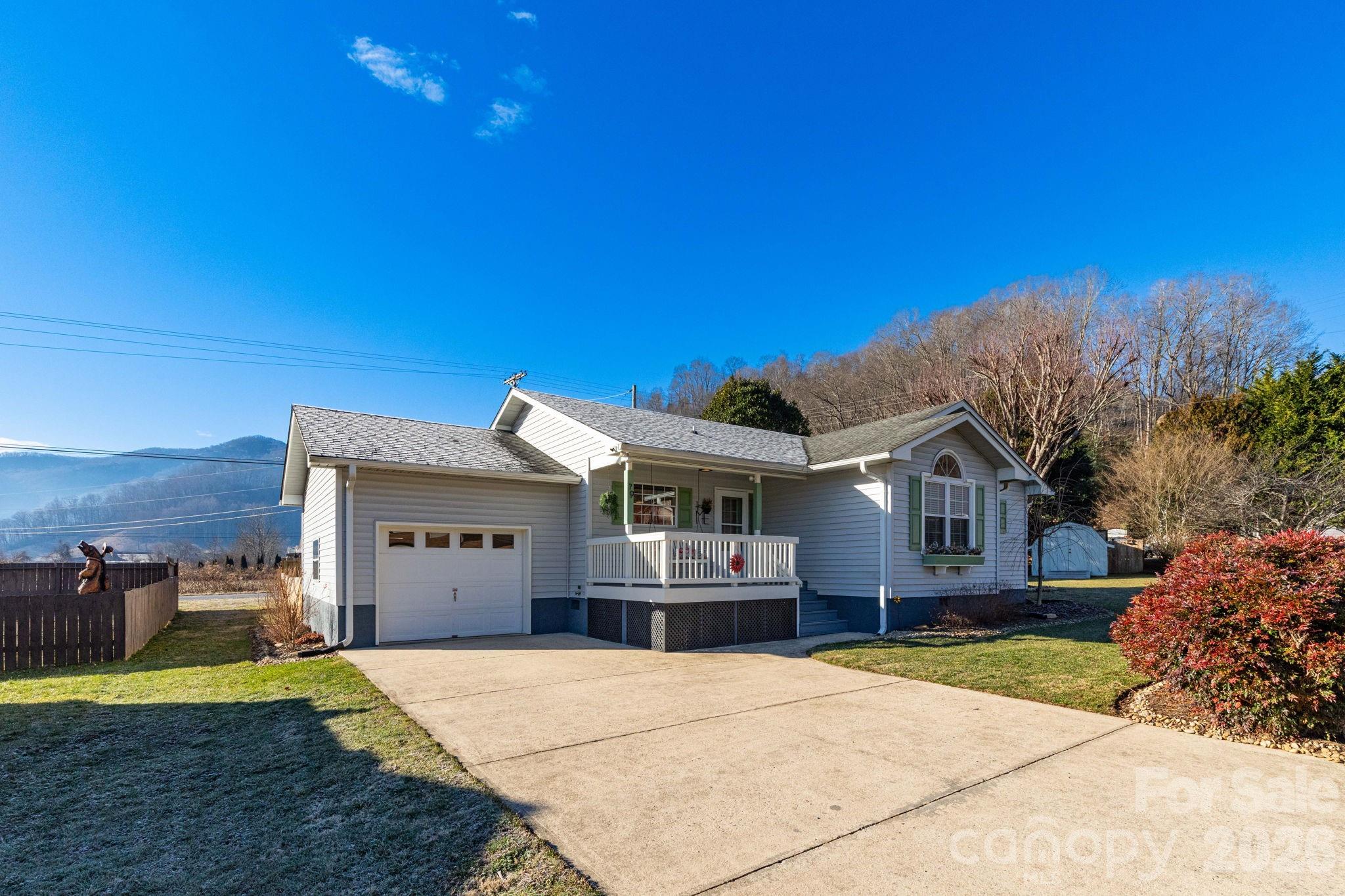 79 Sunflower Lane, Waynesville, NC. property listing photo