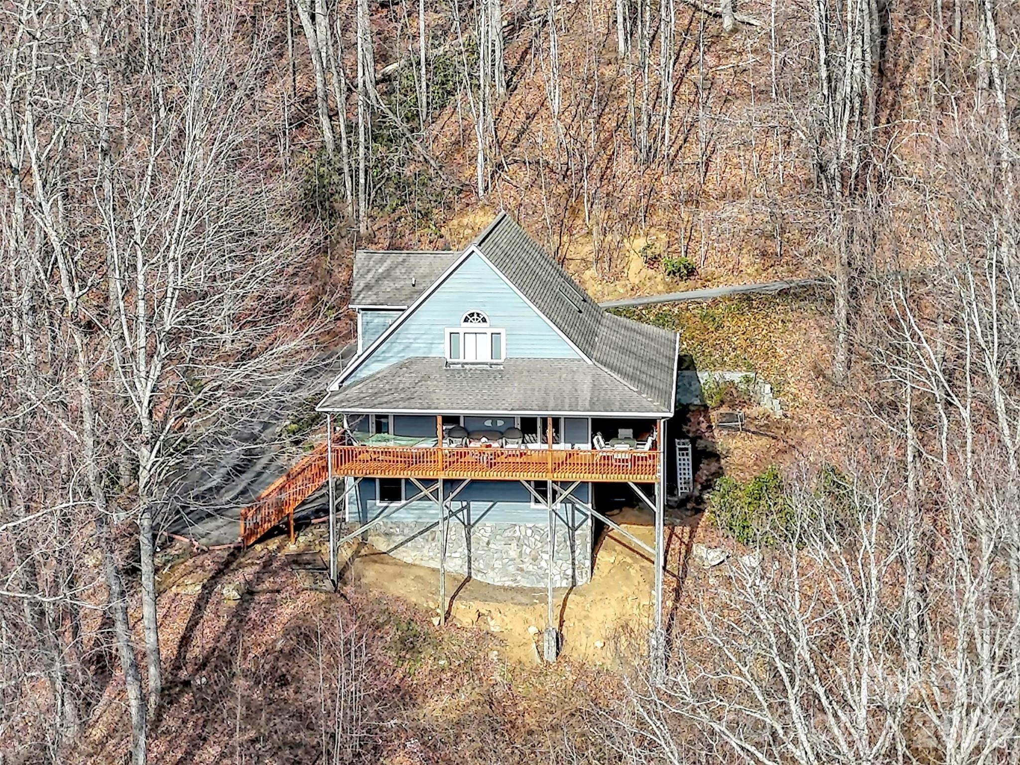 371 Falcon Ridge Drive, Waynesville, NC. property listing photo