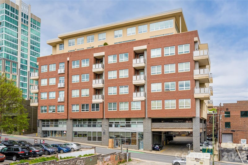 12 Lexington 402, Asheville, NC - 1 bed, 1 bath, 633 sqft - $599,000