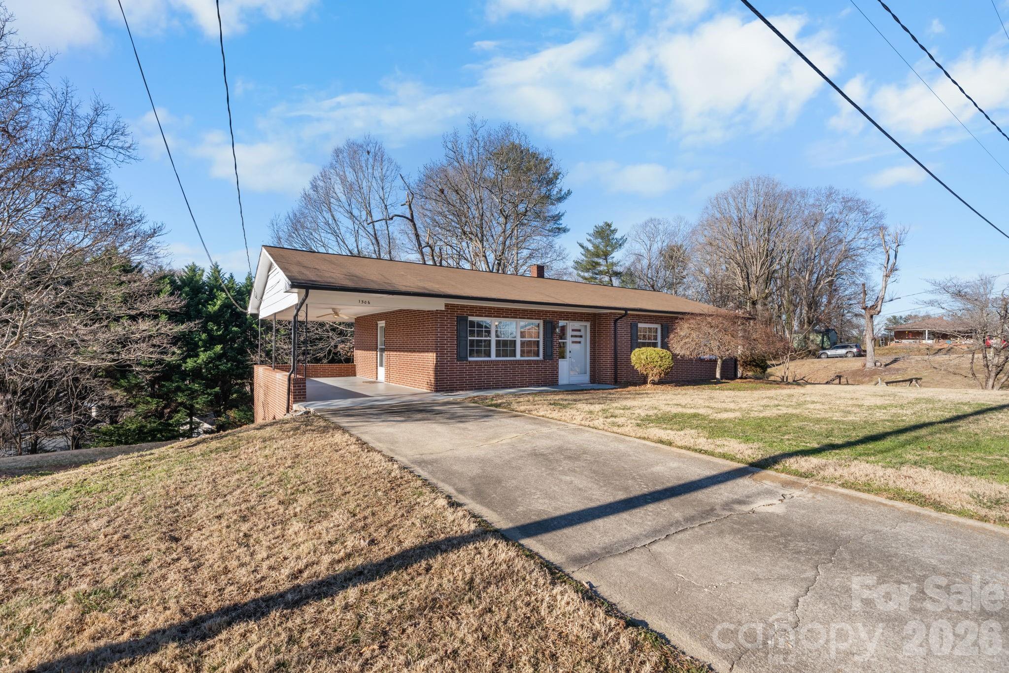1306 Delwood Drive SW, Lenoir, NC. property listing photo