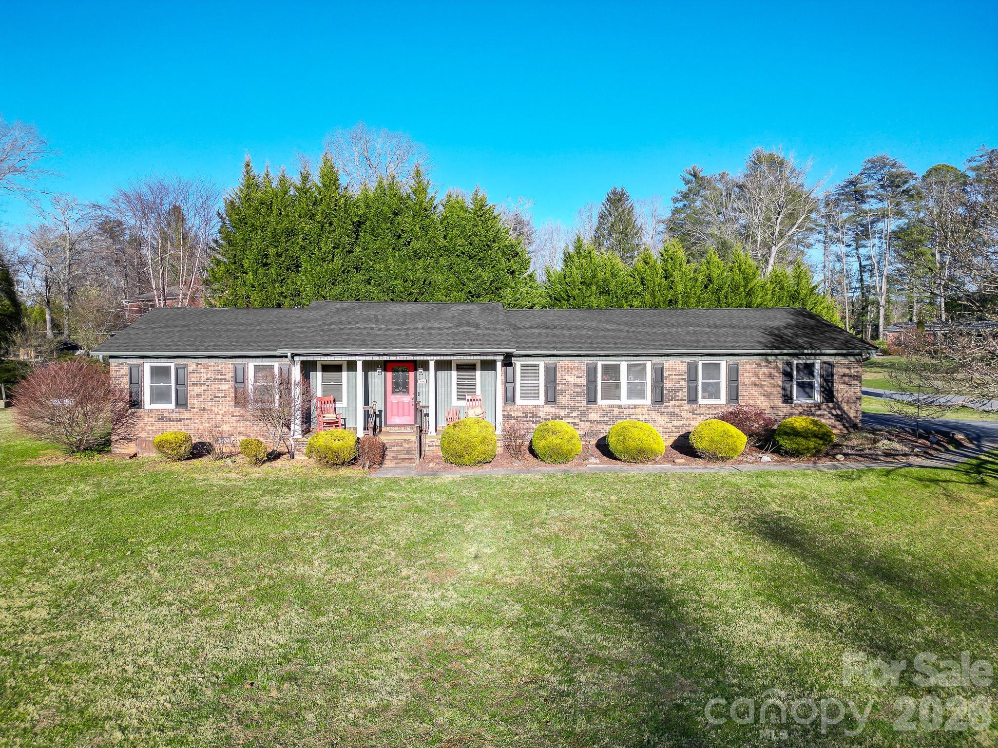 308 London Road, Hendersonville, NC. property listing photo
