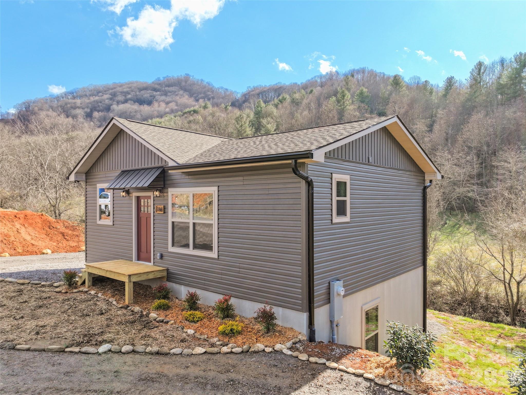 186 Travelers Point, Waynesville, NC. property listing photo